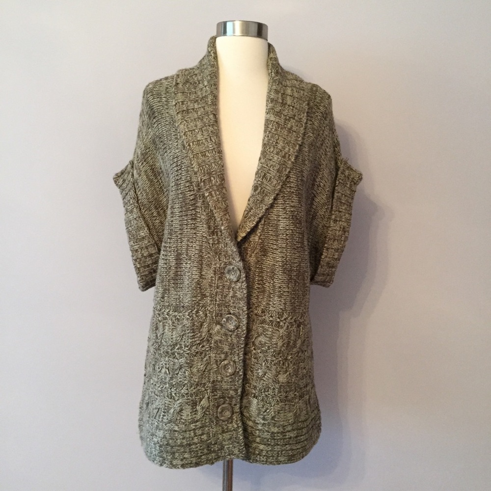 Carolyn Taylor V- Neck Short Sleeve Cardigan L 🌸